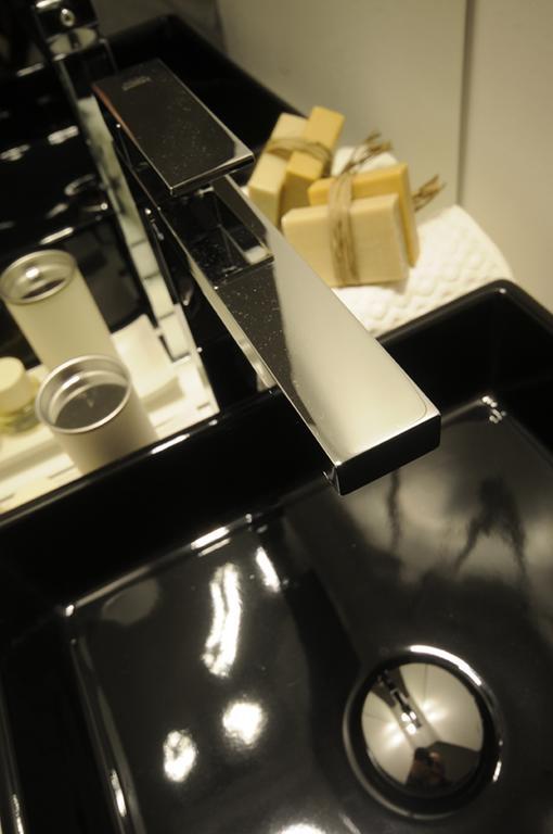 Emilia Suite Design Modena Bagian luar foto