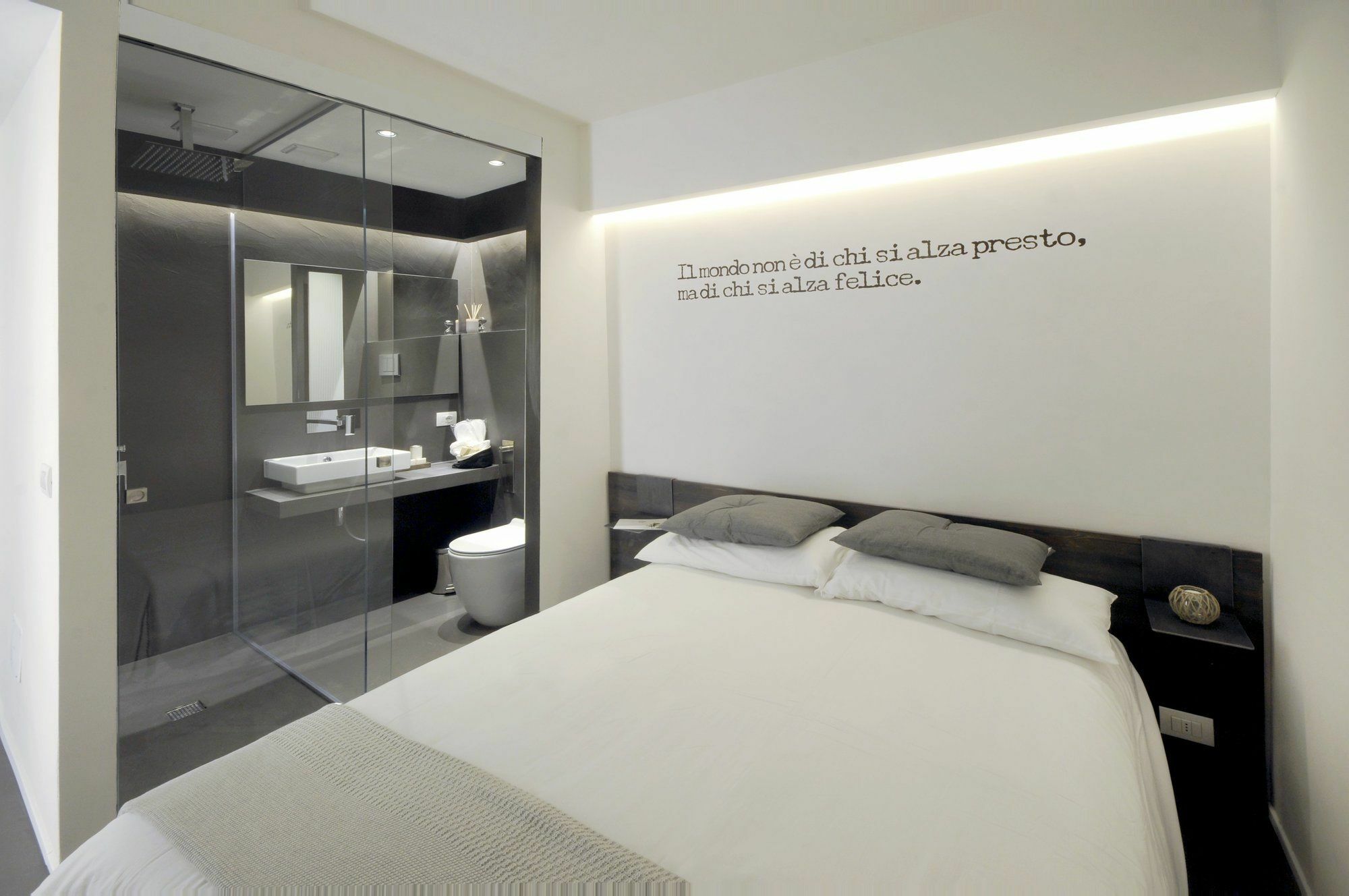 Emilia Suite Design Modena Bagian luar foto